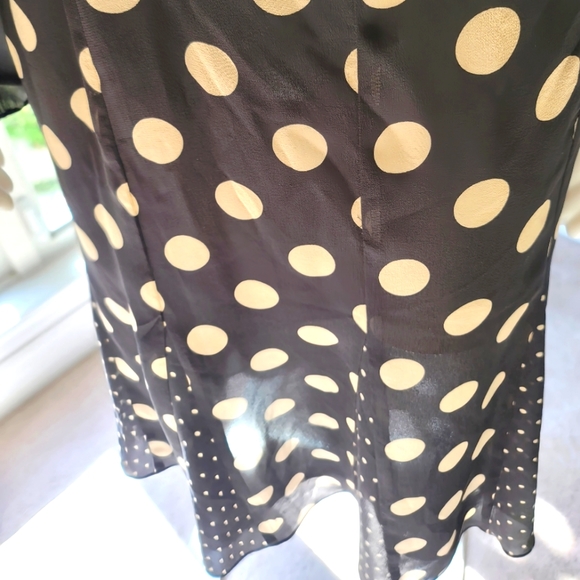 Plus Size 24W Jones New York Collection Woman Polka-Dot Blouse-Skirt Set - Picture 6 of 10